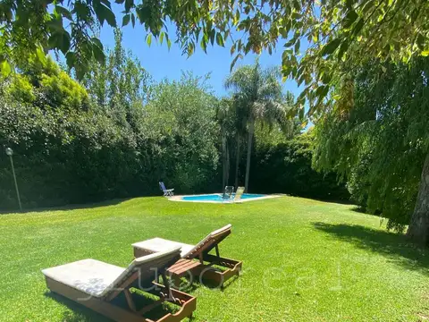 Casa en Venta con 1 cochera