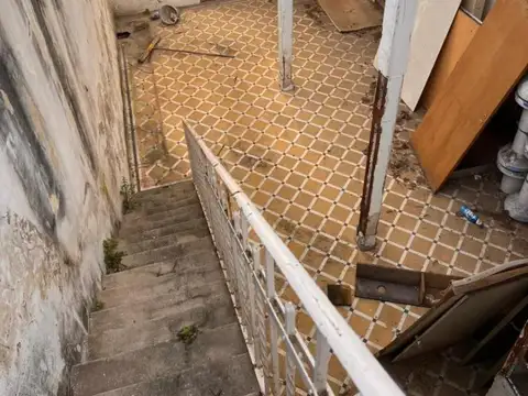 Depto Tipo Casa en Venta en Parque Chacabuco, USD 160.000