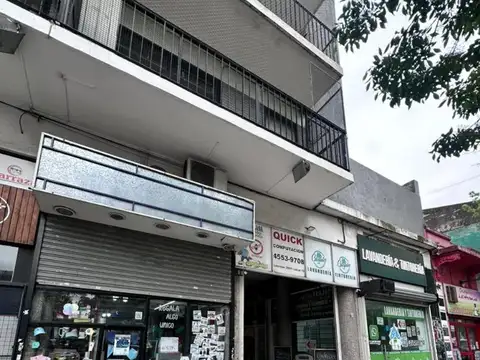 Local en venta en galeria con frente a la calle