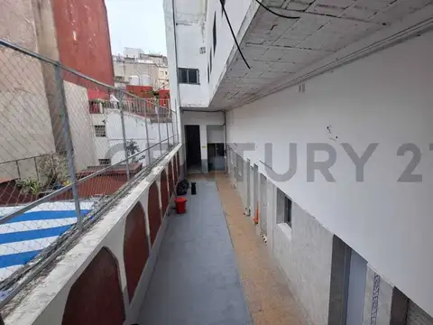 Avenida Carlos Calvo 1200