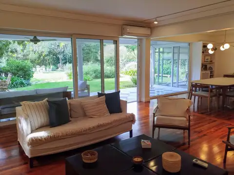 Casa en Alquiler de 4 dormitorios