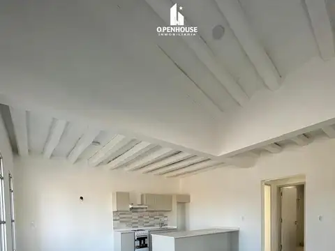 OPENHOUSE INMOBILIARIA VENDE espectacular dúplex en Barrio La Luisa.