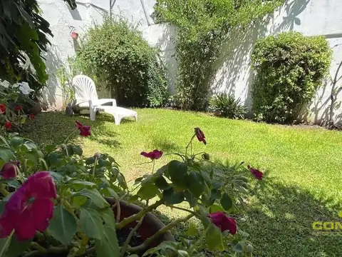 Depto Tipo Casa 5 ambientes con 2 baños