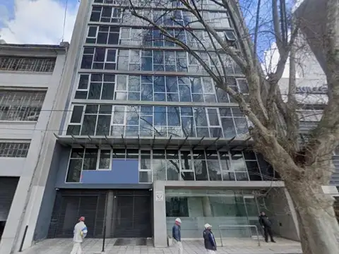 Oficina en venta con cocheras en Monserrat