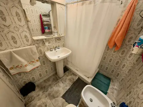 VENTA CASA 4 AMB EN RAMOS MEJÍA COCHERA Y PATIO