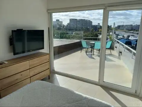 Departamento en Alquiler con 2 cocheras