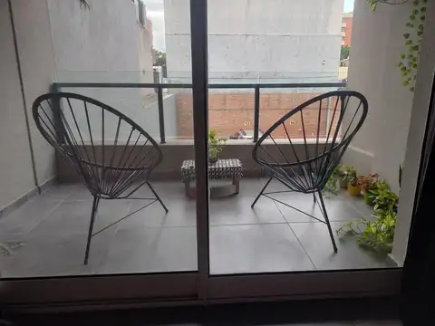 Alquiler Departamento Monoambiente Con Balcon. Zona Facultades