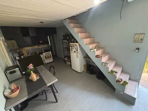 Casa 5 ambientes con 1 baño
