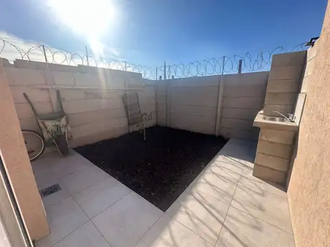 Departamento en Alquiler en Lisandro Olmos Etcheverry, $ 650.000
