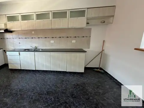 Casa 5 ambientes con 1 baño