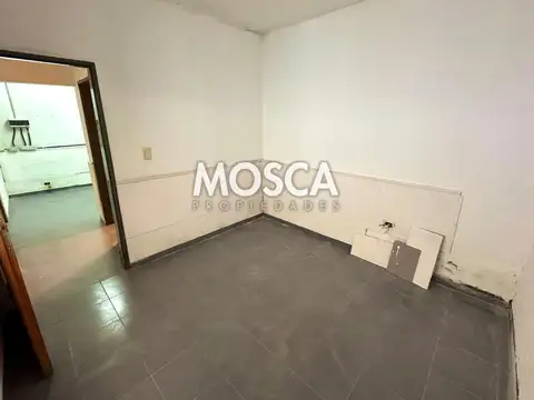 DEPOSITO EN ALQUILER MORENO CENTRO