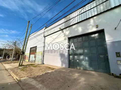 Depósito en pleno centro de Moreno