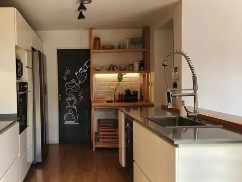 Excelente Y Luminosa Casa En Vicente Lopez, Olivos