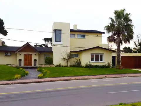 Casa - ALQUILER_TEMPORAL - Uruguay, PLAYA MANSA PUNTA DEL ESTE