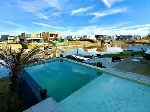 Casa en Alquiler en Villanueva, USD 3.800