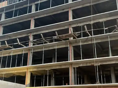 Avenida Julio A. Roca 1100, Piso 1