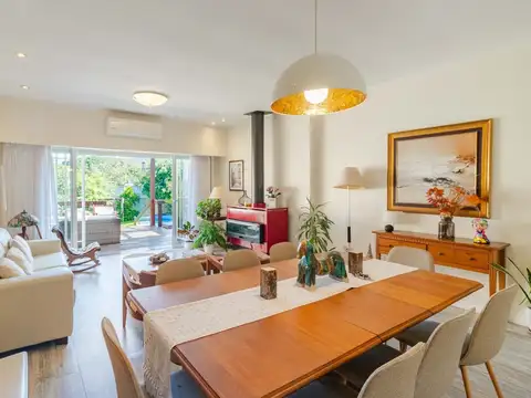 Venta Casa 3 dormitorios c/piscina en Malvín