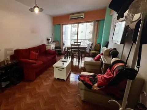 VENTA DEPTO 4 AMBIENTES CON BALCON - MUY LUMINOSO