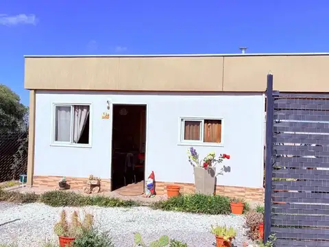 Casa 3 ambientes con 1 baño
