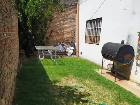 Casa de pasillo en alquiler en Rosario 2 dormitorios