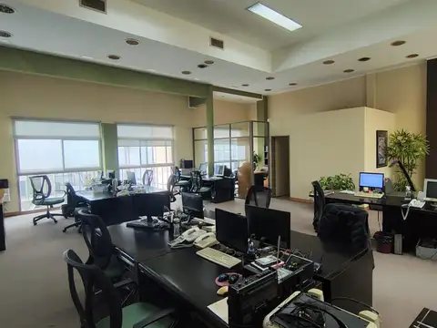 Oficina en Venta con 2 cocheras