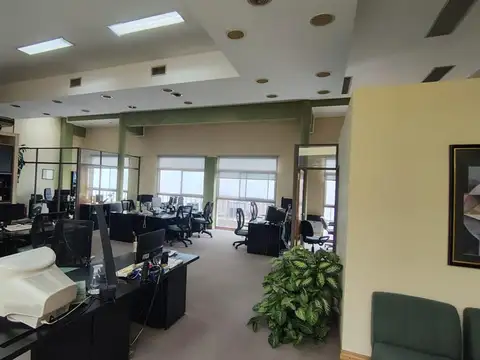 Santa Fe 1378 - Amplia Oficina - 2 Cocheras