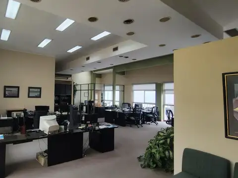Oficina en Venta con 2 cocheras