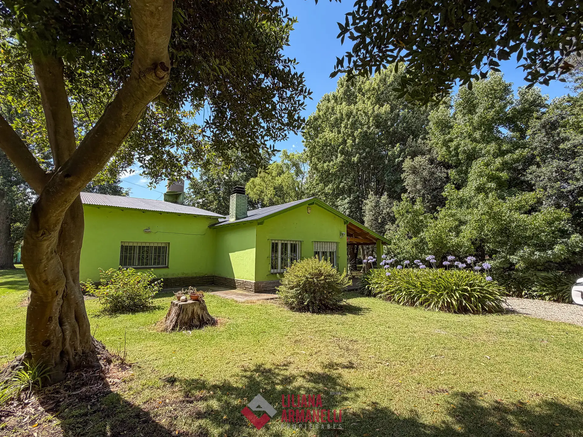 Casa 3 ambientes en lote de 10.500 mts. Ideal emprendimiento.