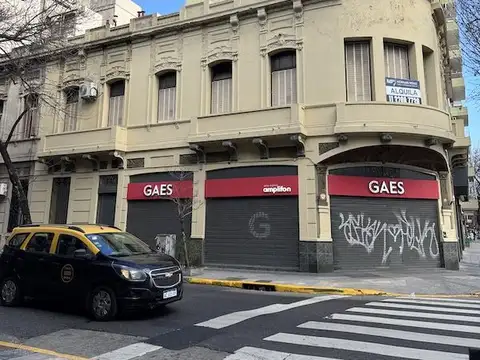 Planta completa con terraza, ideal oficinas, consultorios, estudio 