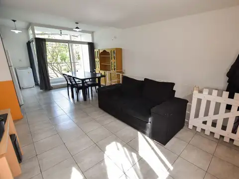VENTA - DEPARTAMENTO DE DOS DORMITORIO CON BALCON - GRANADERO BAIGORRIA
