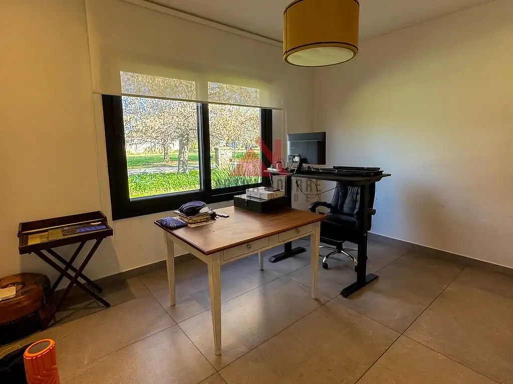 Casa en Lomas De Fatima de 3 dormitorios