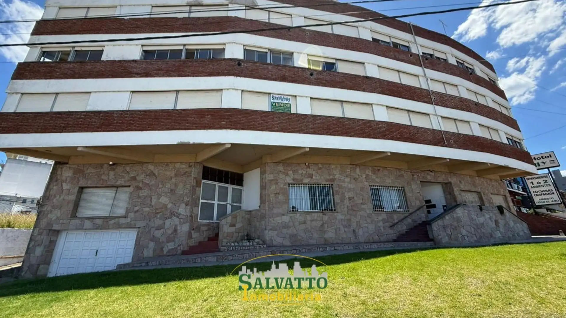 Departamento en venta de 4 ambientes frente al mar en Punta Mogotes