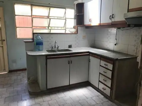 Casa 3 ambientes con 1 baño