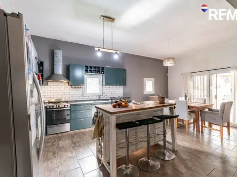 Casa en Venta con 4 cocheras