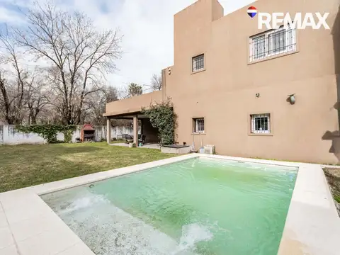 Venta casa con piscina en Ezeiza sin expensas