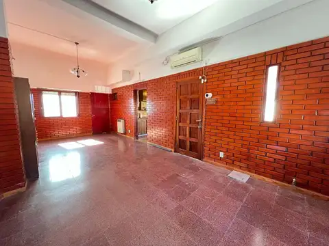 VENTA CASA LOTE PROPIO EN BOULOGNE CON JARDIN