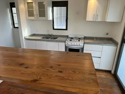 Departamento en alquiler en  Apart Pinazo de 3 ambientes