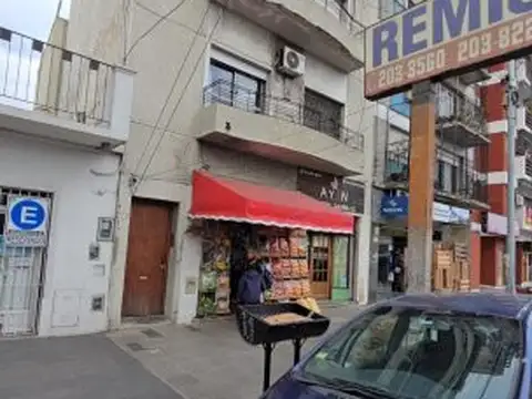Local En Avellaneda sobre Mitre