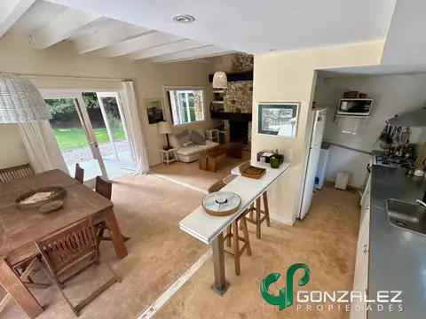 Casa 5 ambientes con 3 baños