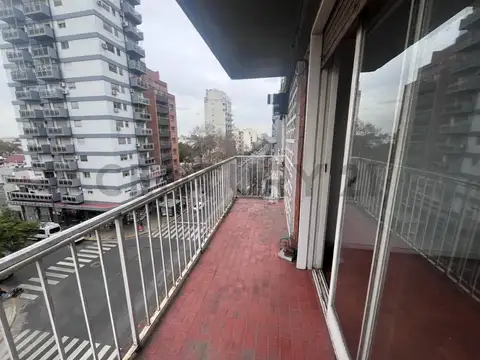 Venta departamento 3 ambientes Villa Devoto con balcon APTO CREDITO