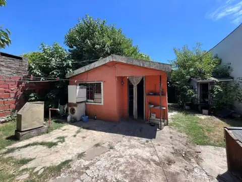 VENTA CASA MULTIFAMILIAR A RECICLAR GARIN CENTRO