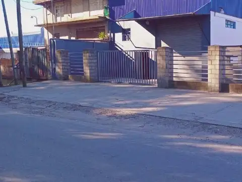 Galpón con gran predio, Las Americas