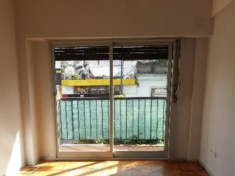 Av Triunvirato 3000, Piso 1