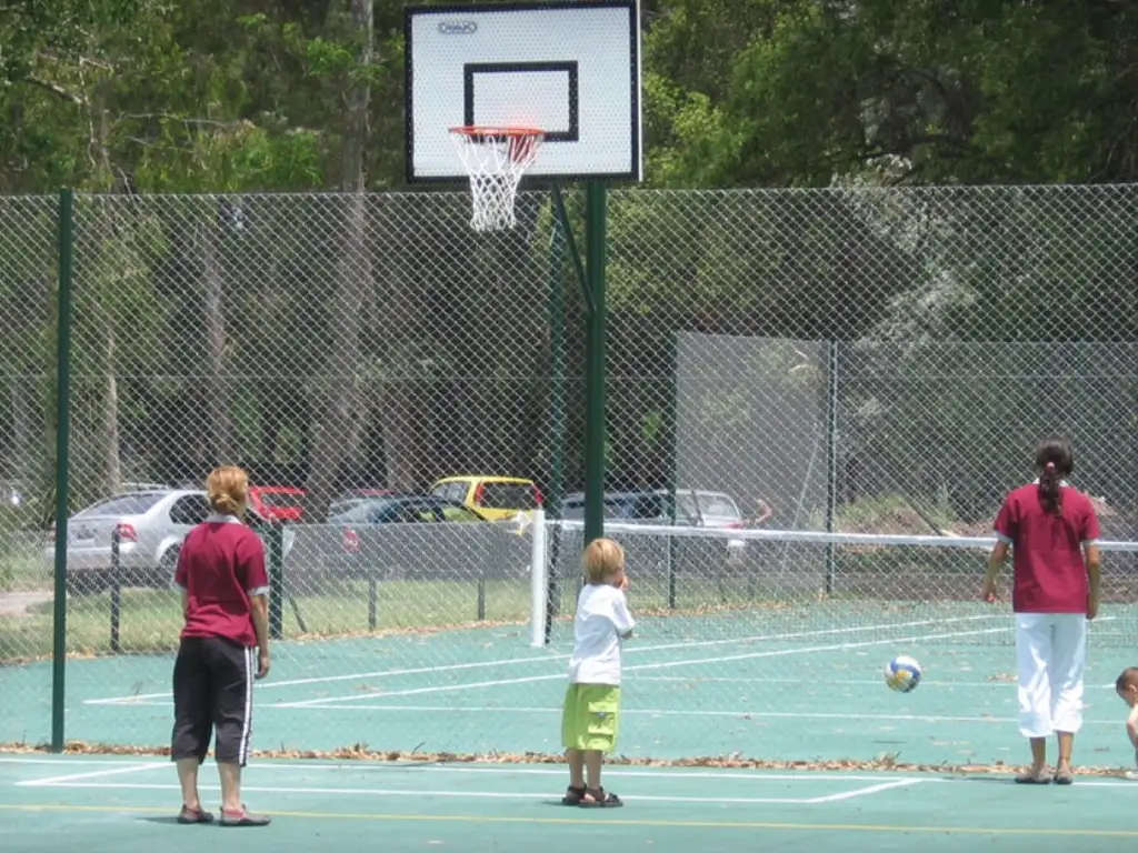 Actividades deportivas futbol, tenis, basquet en El Aromo