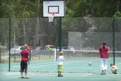 Actividades deportivas futbol, tenis, basquet en el Barrio cerrado, El Aromo