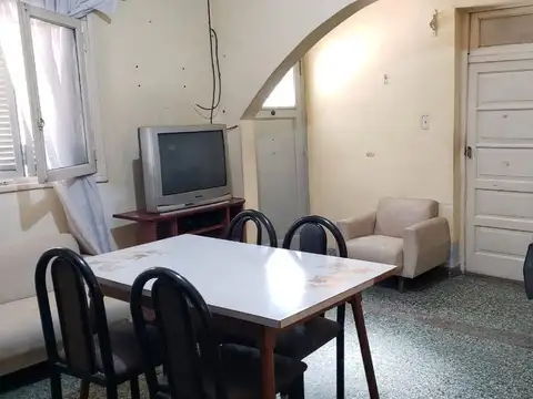 CASA 4 AMB C/ COCHERA PATIO Y TERRAZA. OPORTUNIDAD