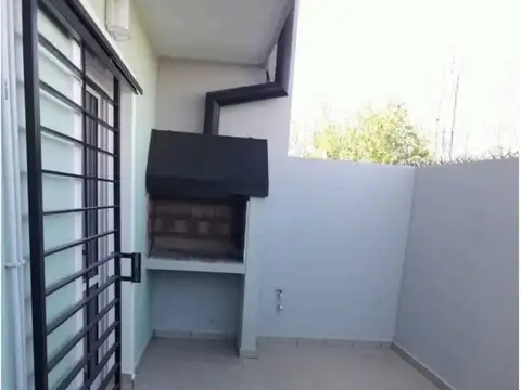 Pablo Areguati 100
