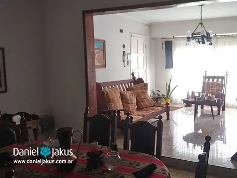 Casa 4 ambientes con 1 baño