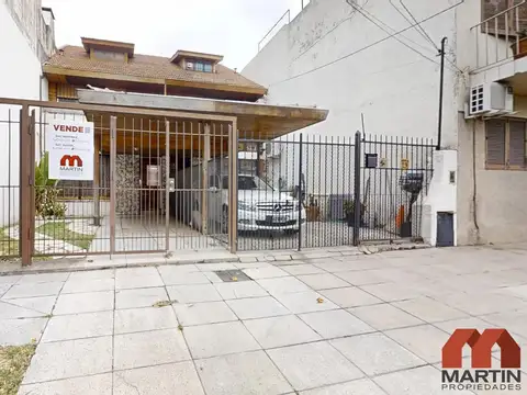 Diaz Velez al 2700