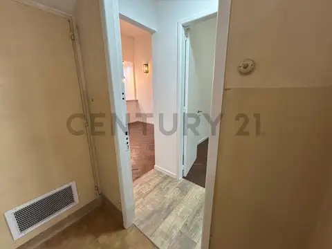 Avenida Juan Bautista Alberdi 1700, Piso 0